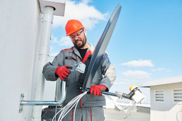 Montage Satellittenschüssel in Biendorf